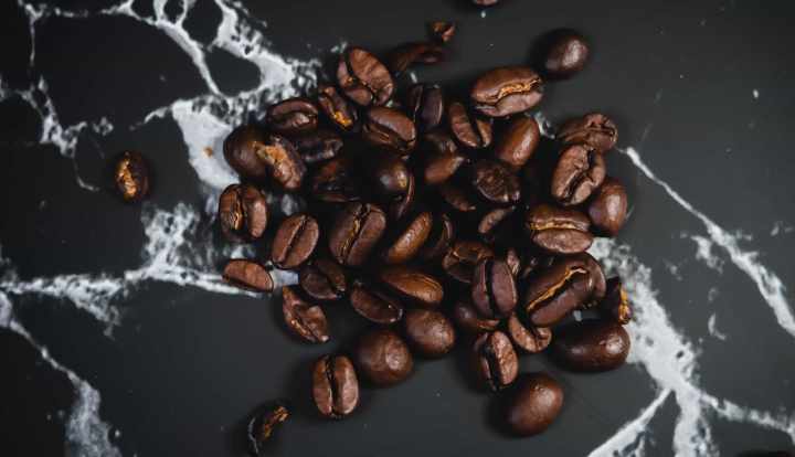 Cos'è la caffeina, fa bene o fa male alla salute?