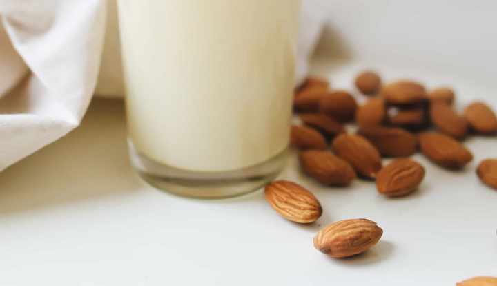 Hälsofördelar med mandelmjölk
