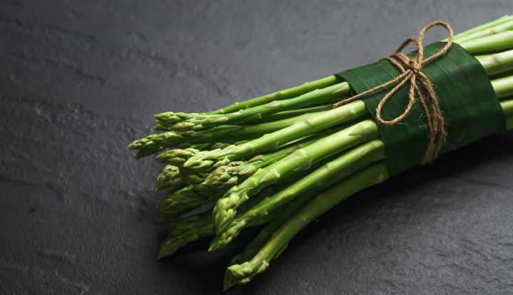 7 incredibili benefici per la salute degli asparagi