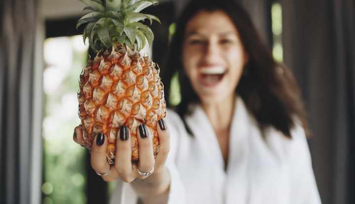 Përfitimet shëndetësore të ananasit për një grua