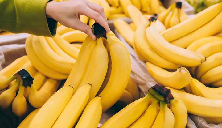 Банан - це ягода чи фрукт?