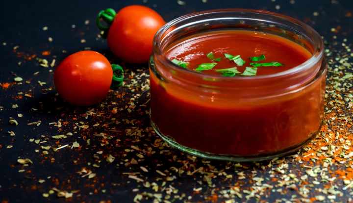 Apakah saus tomat vegetarian?