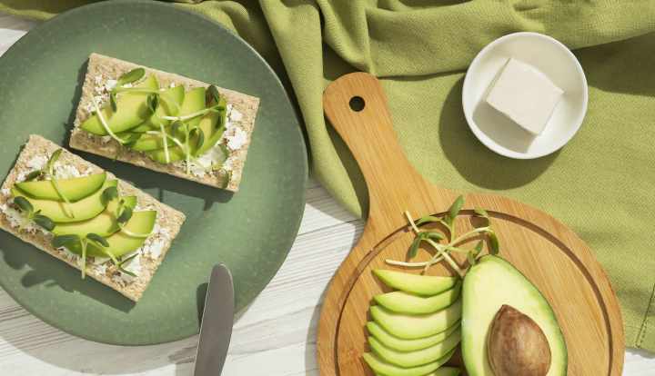 21 delicious and healthy keto snacks