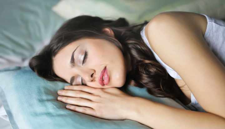 9 natural sleep aids: Melatonin & more, benefits, risks