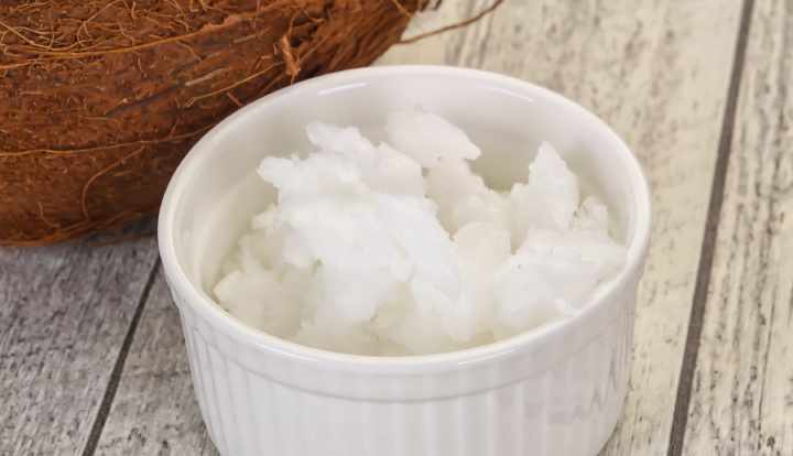 Oil pulling with coconut oil: Benefits & tips