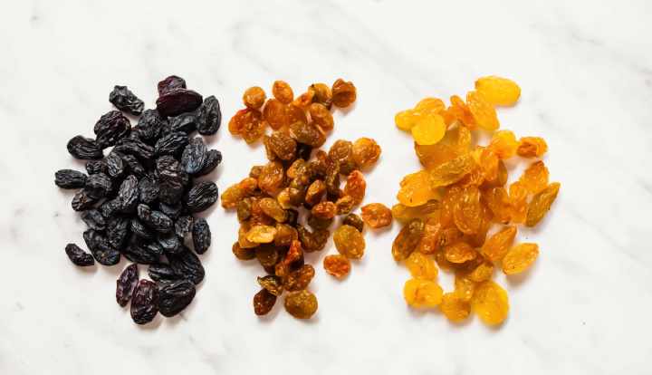 Raisins secs vs. sultanines vs. raisins de Corinthe