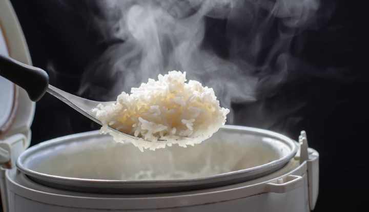Is rice high in calories or weight-loss-friendly?