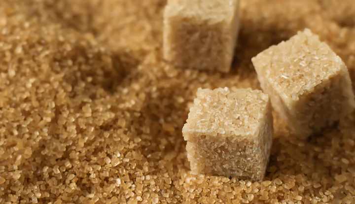What is turbinado sugar? Nutrition, uses, and substitutes