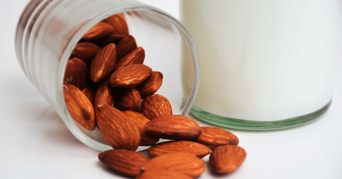 Ist Mandelmilch gesund? Ernährung, Vorteile und Nachteile
