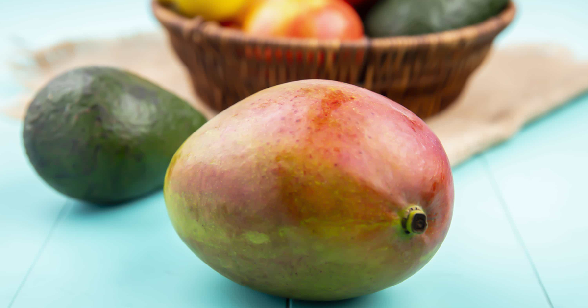 Can you eat mango skin? Benefits & drawbacks