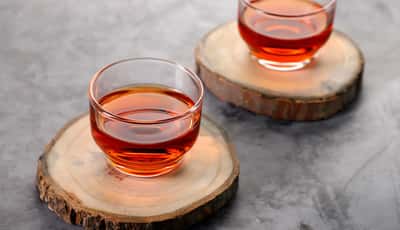 8 evidence-based health benefits of kombucha tea