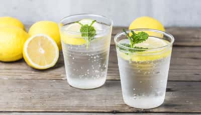 레몬 물이 체중 감량에 도움이됩니까?