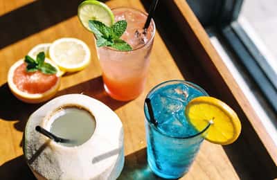 Elektrolytgetränke: 8 gesunde Optionen für Hydration und Regeneration