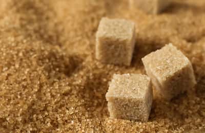 Açúcar turbinado: definição, nutrição, usos e substitutos