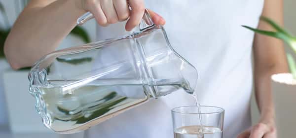 Drinking 3 liters of water daily: Benefits and downsides