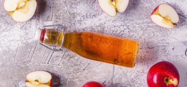 ¿Se puede curar el acné con vinagre de sidra de manzana?