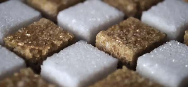 Bruine suiker versus witte suiker