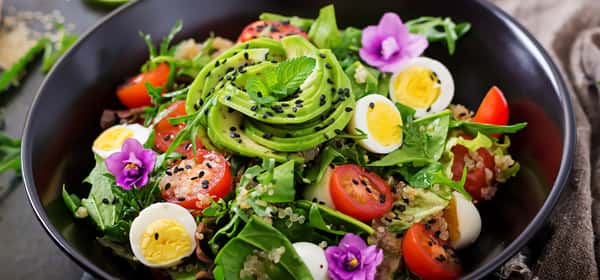 Hoeveel calorieën zitten er in salade?