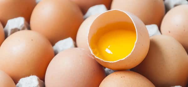 Kan du äta råa ägg?
