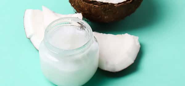 Does coconut oil treat acne or make it worse?