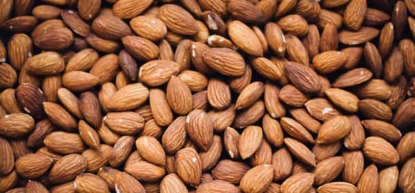 Manfaat almond untuk kesehatan