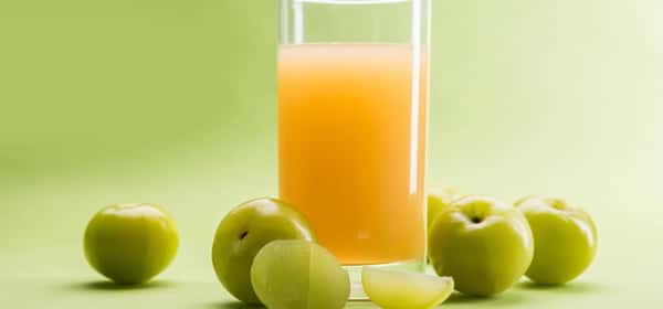 Korzyści zdrowotne płynące z picia soku z amli