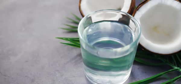 Benefícios para a saúde da água de coco