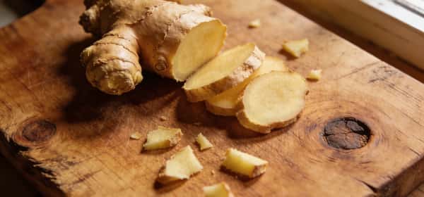 レモンバームは不眠症を緩和し、安らかな睡眠をサポートする可能性があります