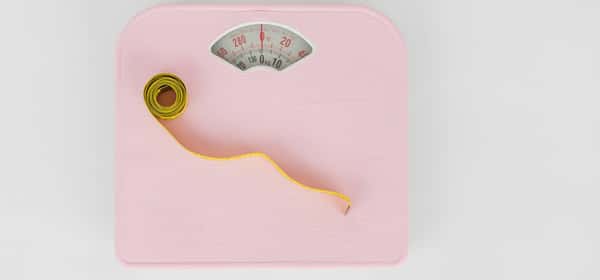 Jak okresowy post może pomóc Ci schudnąć