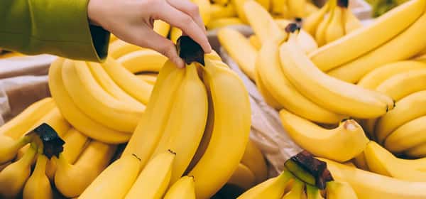 Банан - це ягода чи фрукт?
