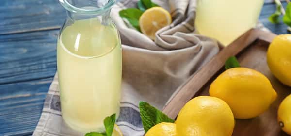 Limunov sok: kiseli ili alkalni?