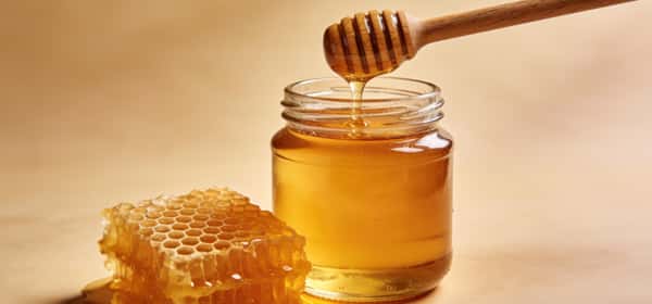 Raw Honey Benefits: What Makes Unprocessed Honey Different