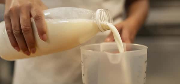 Wozu ist verdorbene Milch gut, und kann man sie trinken?
