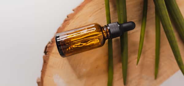 14 benefits and uses for tea tree oil